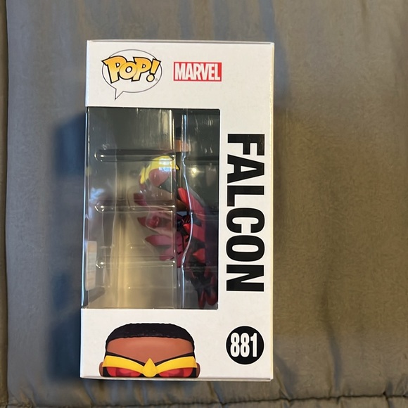Funko Pop Falcon - Picture 4 of 6